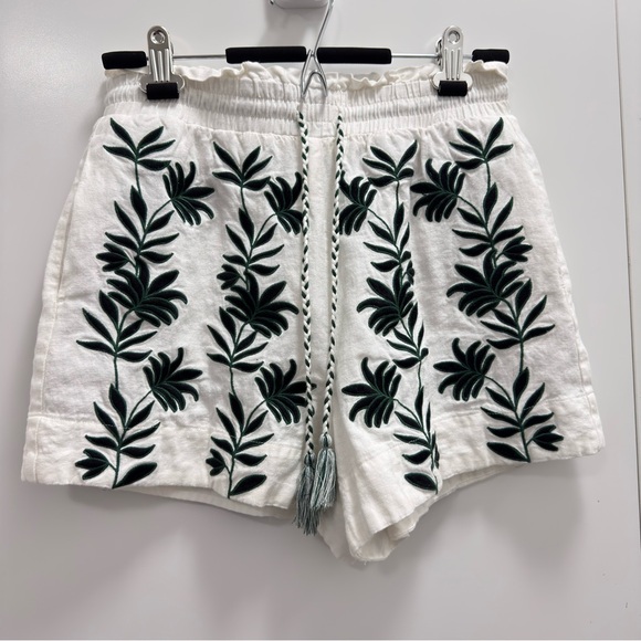 House of Harlow 1960 White Shorts with Green Leaf Embroidery - Picture 8 of 10